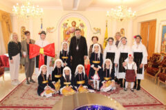 Παιδιά του «ΛΥΚΕΙΟΥ ΕΛΛΗΝΙΔΩΝ» Σερρών επισκέφθηκαν τον Σεβ. Ποιμενάρχη τους (10/04/2026)